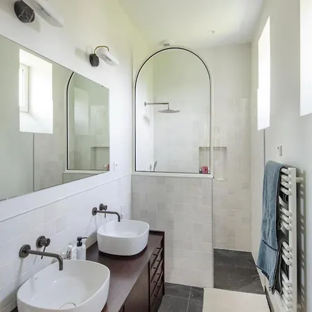 Harmonie - Spacious House With Pool In * Oullins
